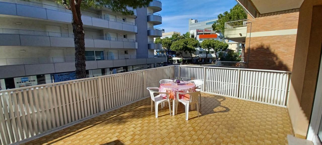 Casa Bivi - Apartments With 1 And 2 Bedrooms - Click Here For More Availabilities Lignano Sabbiadoro Exterior photo