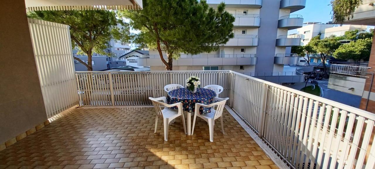 Casa Bivi - Apartments With 1 And 2 Bedrooms - Click Here For More Availabilities Lignano Sabbiadoro Exterior photo
